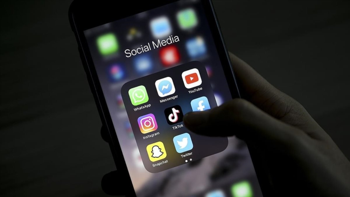 İngiltere, sosyal medya şirketlerine para cezası vermeye hazırlanıyor