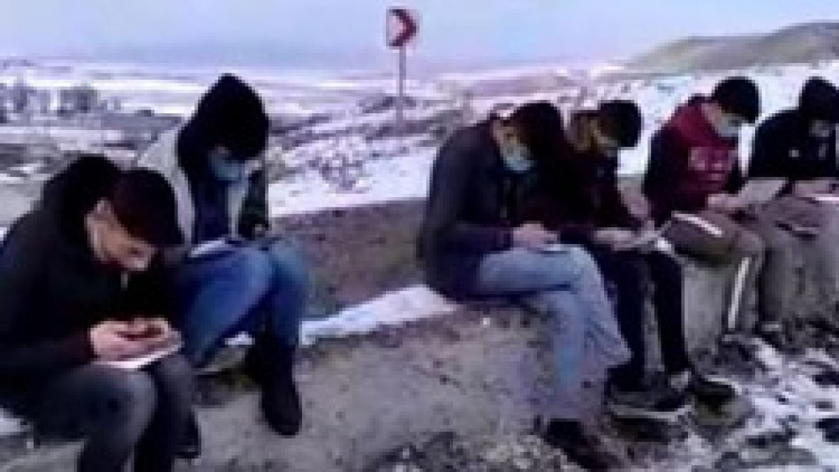 Erzurum'da derslerini takip edemeyen öğrencilerden videolu mesaj