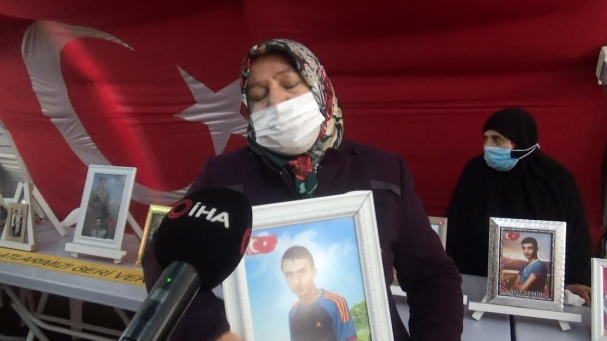 Diyarbakır'da evlat özlemine dayanamayan anne, baygınlık geçirdi