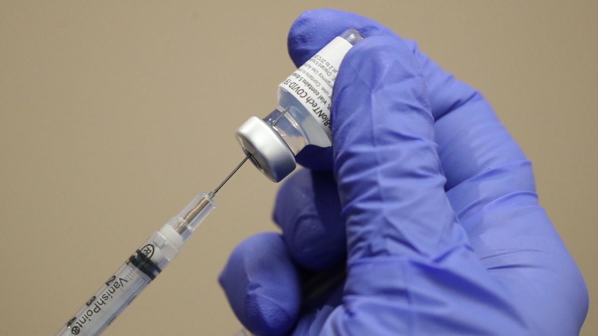 Almanya'da koronavirüs aşısı için öncelikli gruplar belirlendi