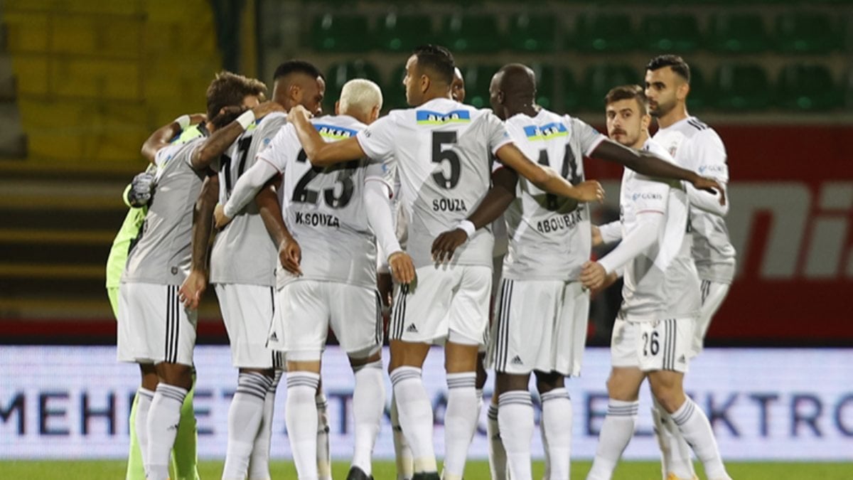Beşiktaş-BB Erzurumspor maçının ilk 11'leri