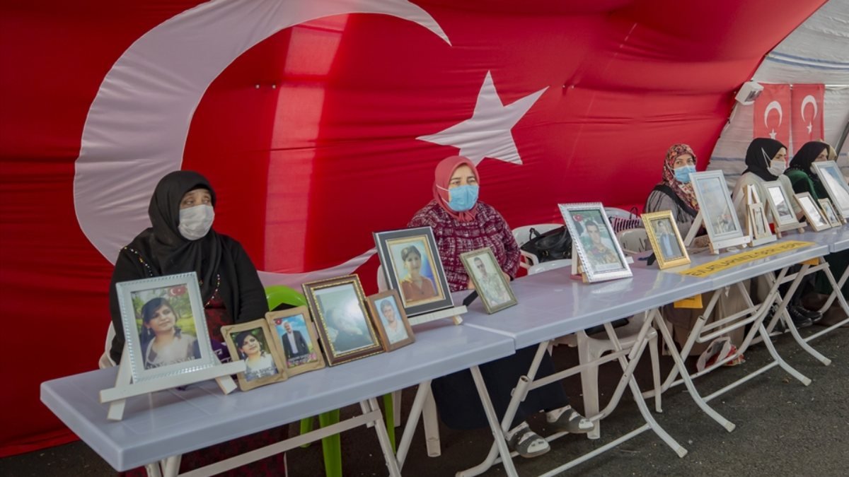 Diyarbakır anneleri, evlatlarına kavuşmayı bekliyor