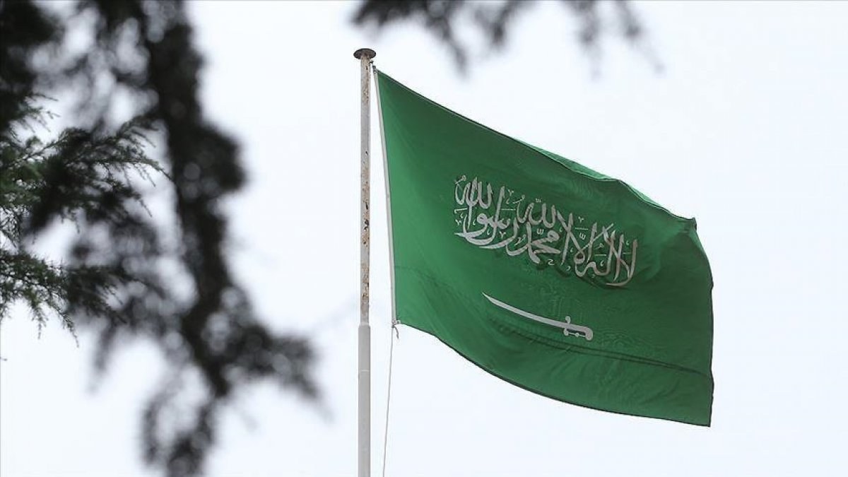 Suudi Arabistan uluslararası uçuşları bir hafta süreyle askıya aldı