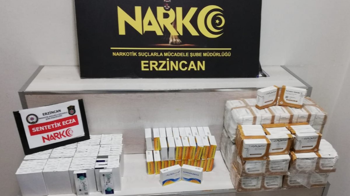 Erzincan'da yolcu valizinde 12 bin uyuşturucu bulundu
