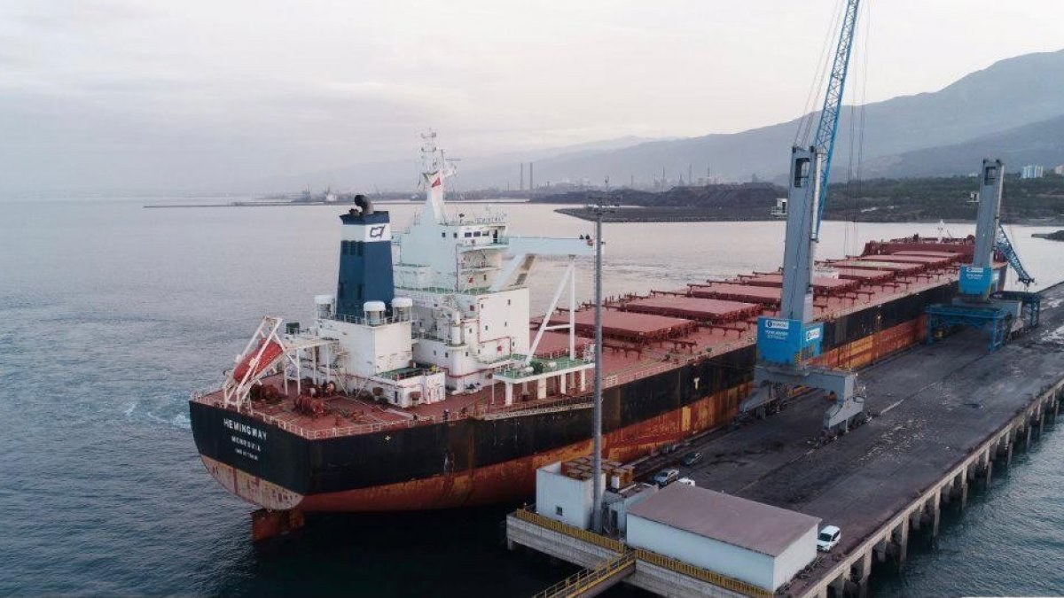 Tek seferde tek bir gemiye ihracat yüklemesi rekoru İskenderun'da kırıldı