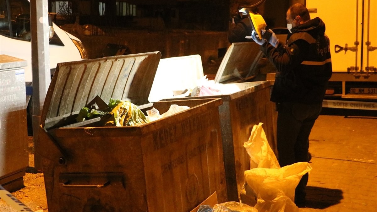Çanakkale’de bebeğini çöpe atan kadın ve sevgilisi yakalandı