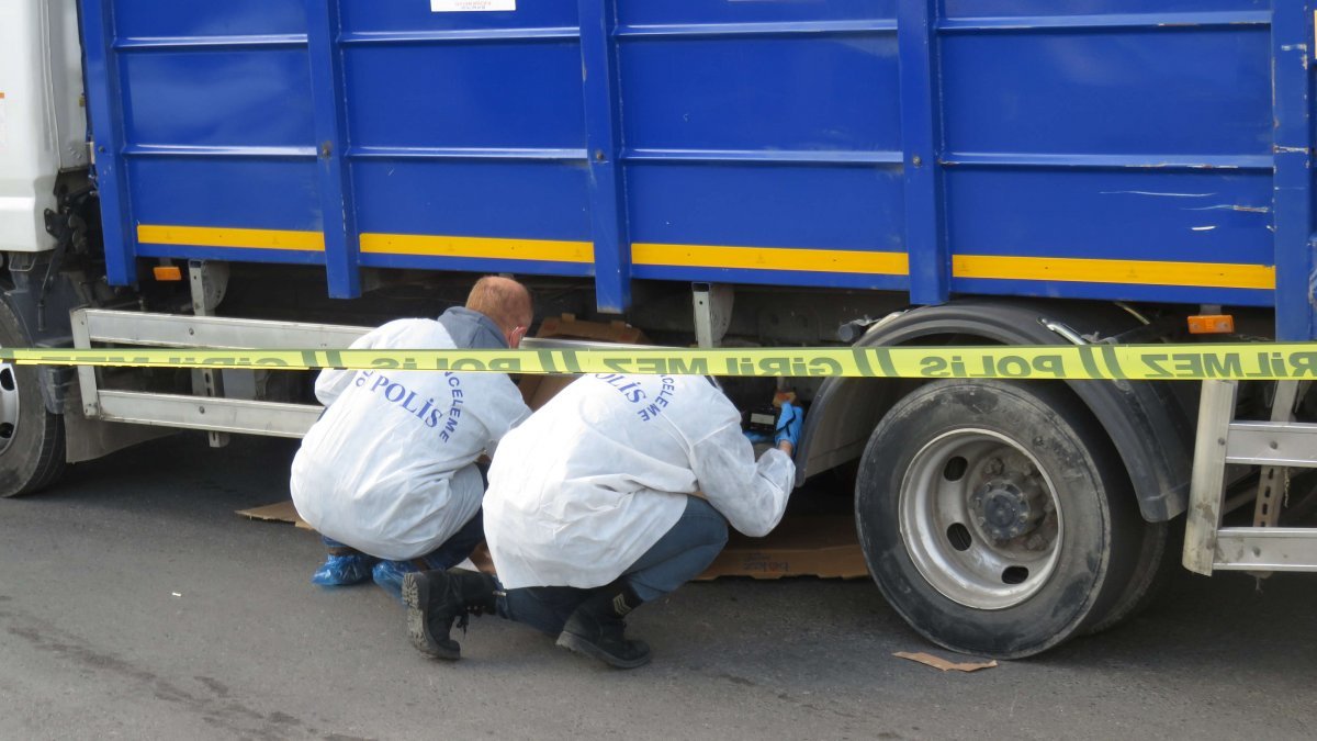 Maltepe'de geri dönüşüm kamyonun altında kalan 70 yaşındaki öldü