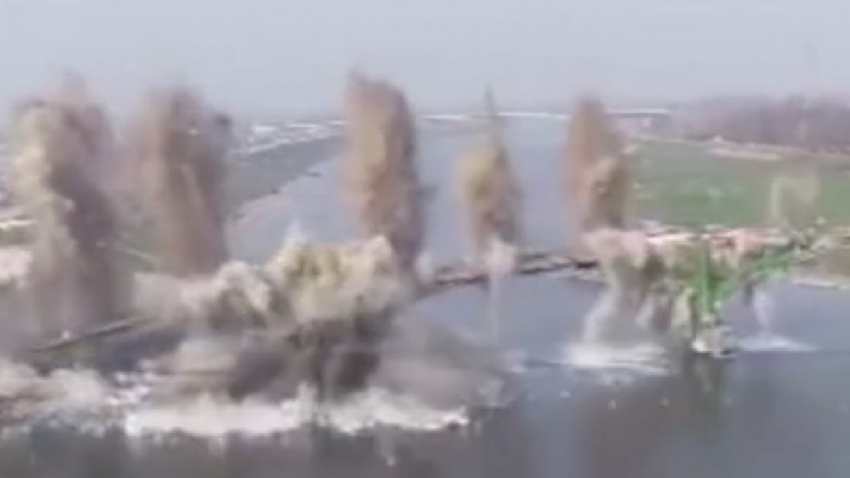 Çin’de 760 metre uzunluğundaki köprü 10 saniyede yıkıldı