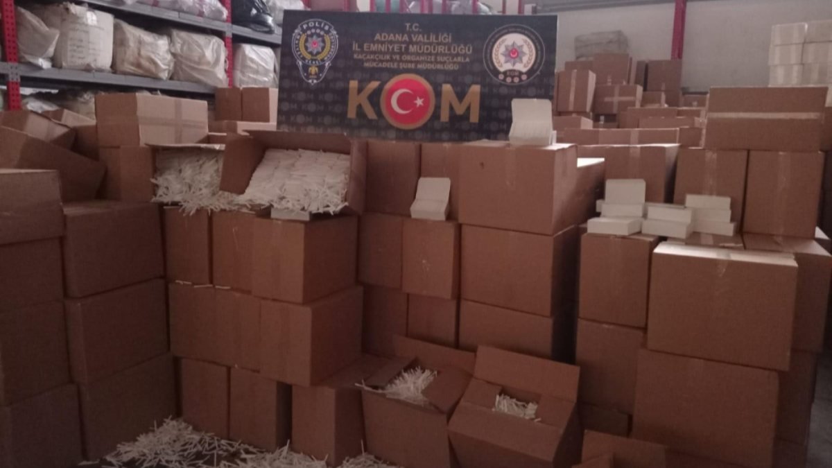 Adana’da 10 milyon 750 bin adet kaçak makaron ele geçirildi