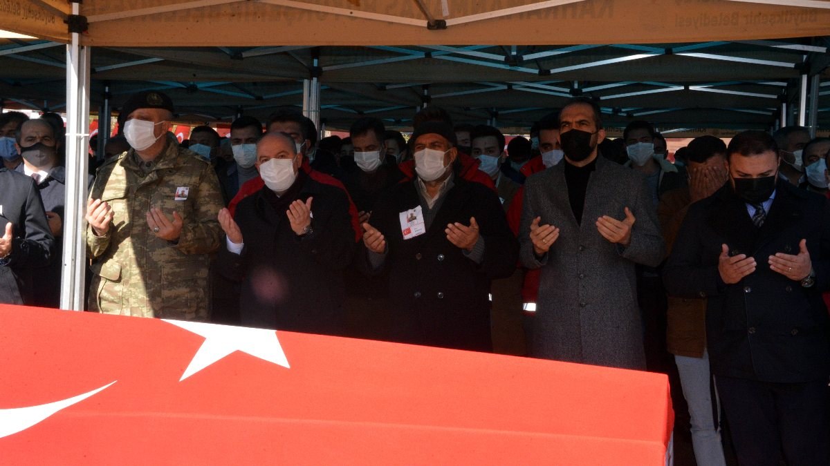 Çığ şehidi Ali Özdemir'in cenaze namazını ağabeyi kıldırdı