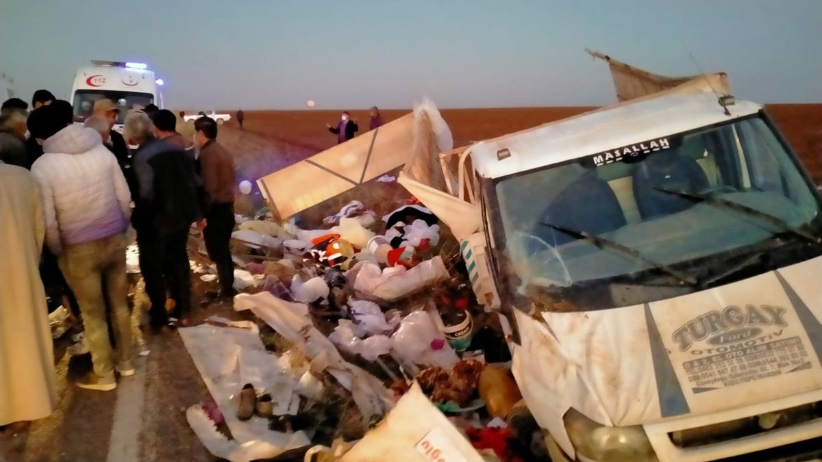Mardin’de tarım işçilerini taşıyan kamyonet şarampole yuvarlandı