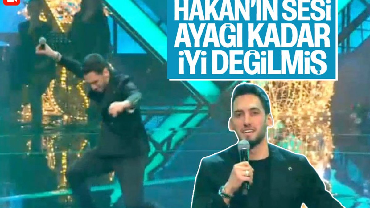 Hakan Çalhanoğlu O Ses Türkiye'de şarkı söyledi