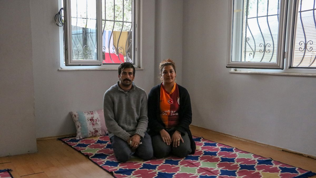 Antalya'da evlerini su basan çift, eşyasız kaldı