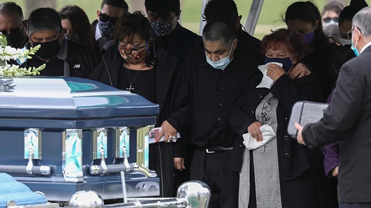 Kaliforniya'da cenaze evlerinde yer kalmadı