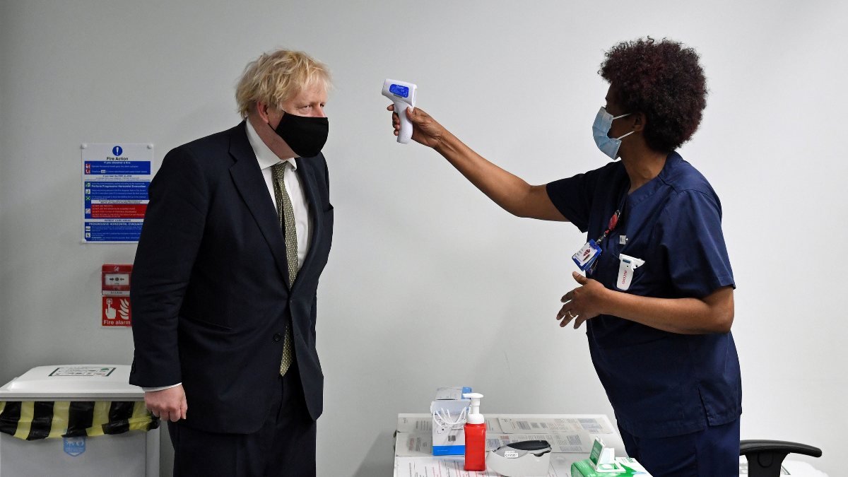 Boris Johnson'dan hastane ziyareti