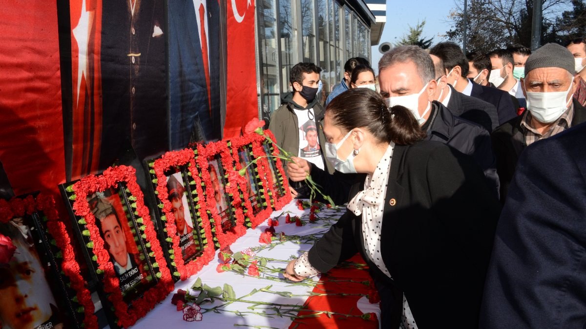 PKK tarafından dershane önünde öldürülenler Diyarbakır'da anıldı