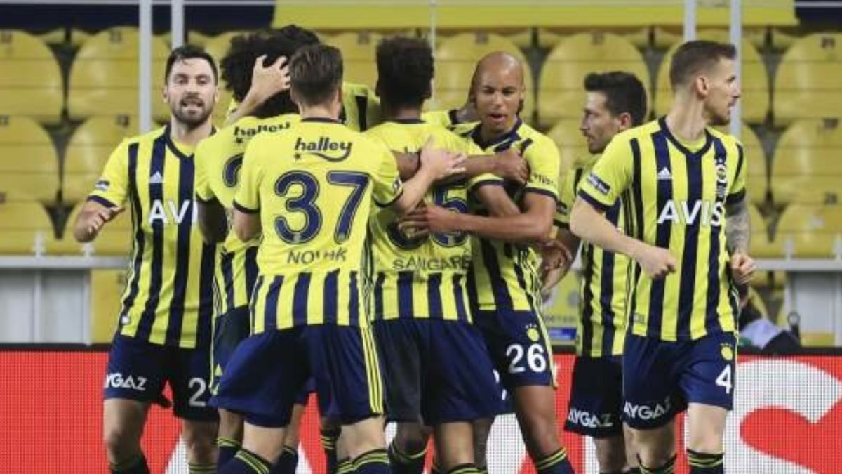 Kasımpaşa-Fenerbahçe maçının muhtemel 11'leri