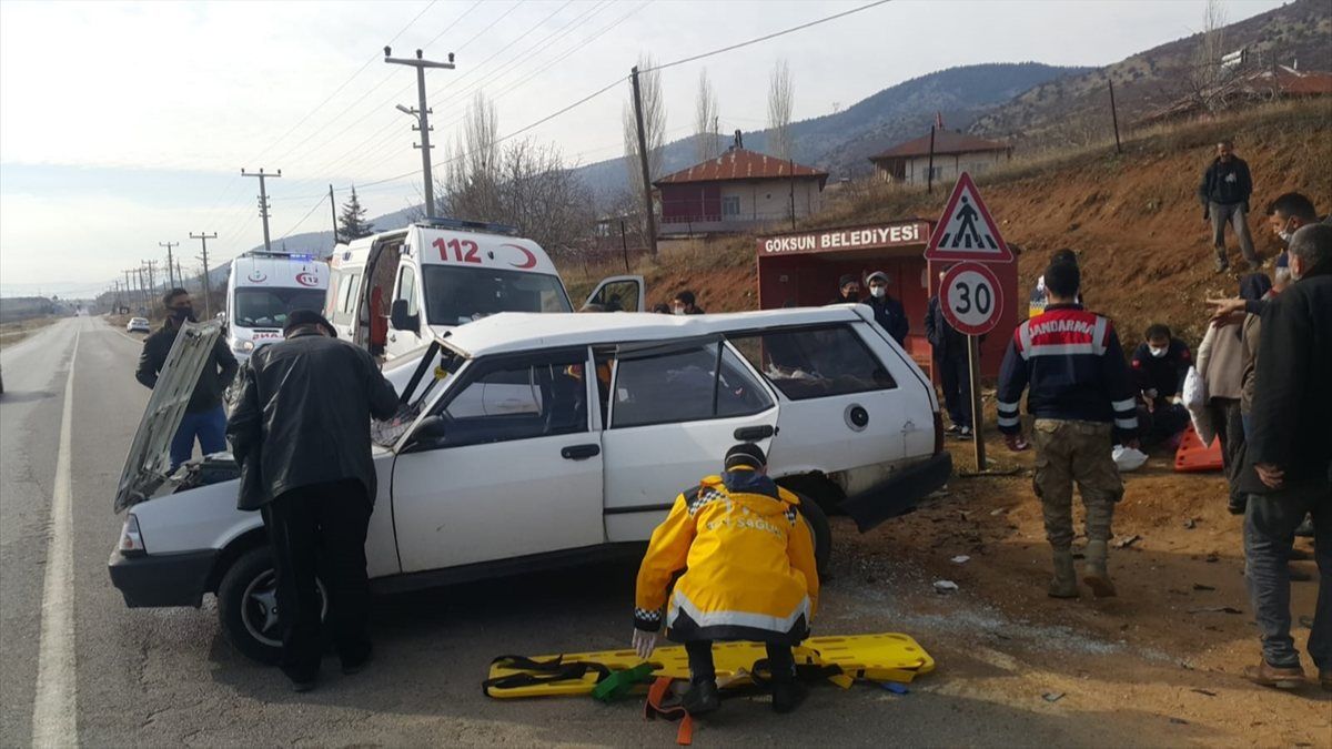 Kahramanmaraş'ta iki araç çarpıştı: 9 yaralı