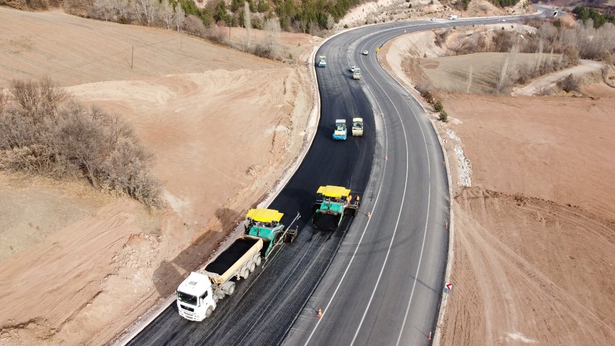 Karadeniz ile İç Anadolu'yu bağlayacak Tokat - Sivas Karayolu