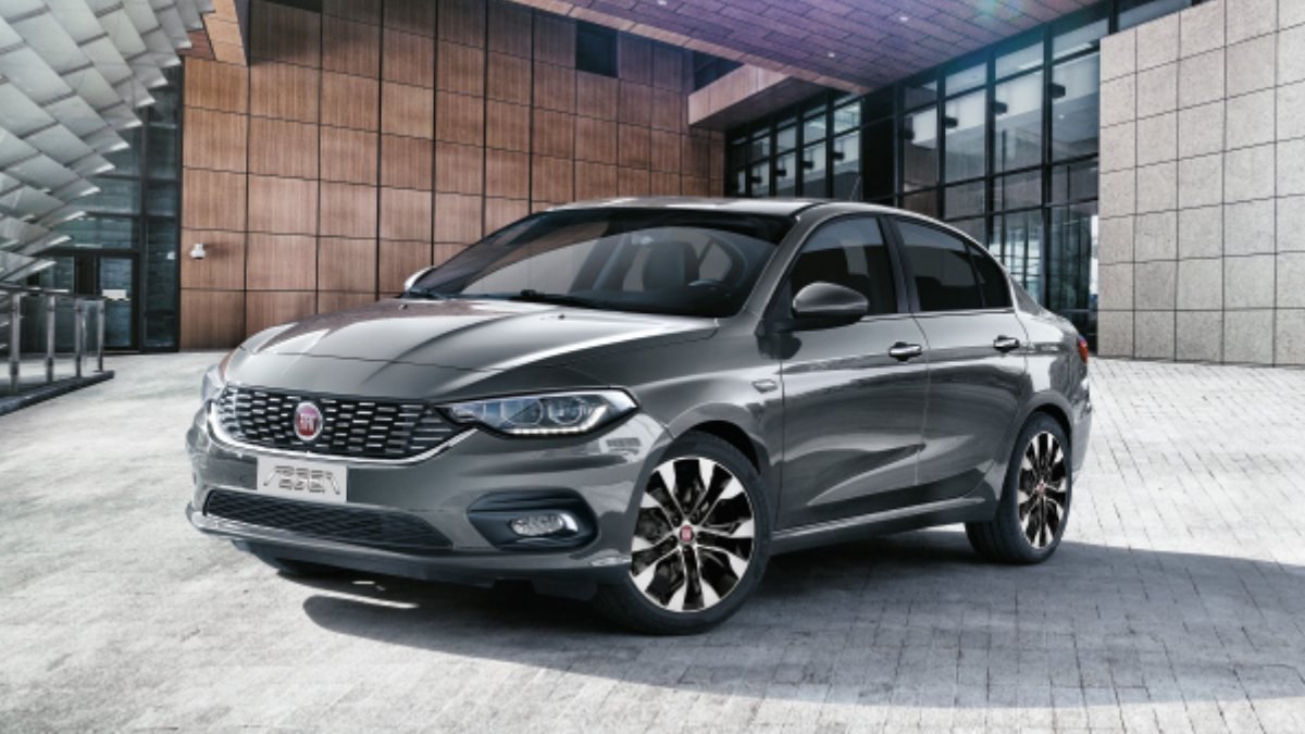 Yenilenen Fiat Egea modelleri Türkiye'de satışta