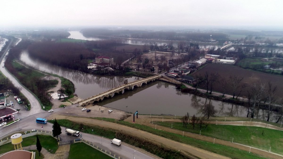 Edirne'de nehirlerin debileri arttı, sarı alarm verildi