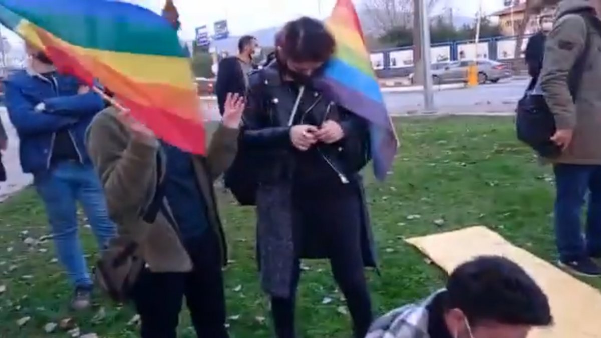 İzmir'deki LGBT üyelerinden Boğaziçi'ne destek
