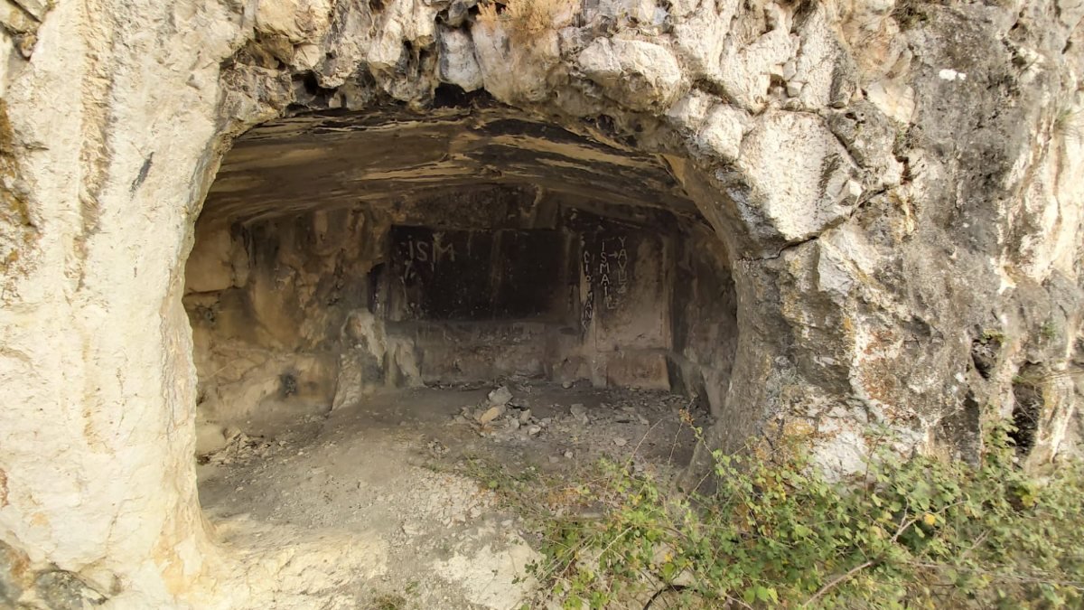 Bursa'da Roma dönemine ait oda mezarda patlayıcı kablosu bulundu