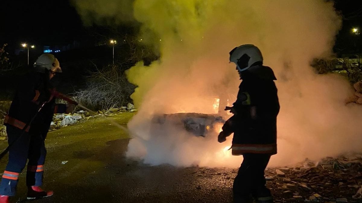 Ankara'da hırsızlar çaldıkları aracı yaktı