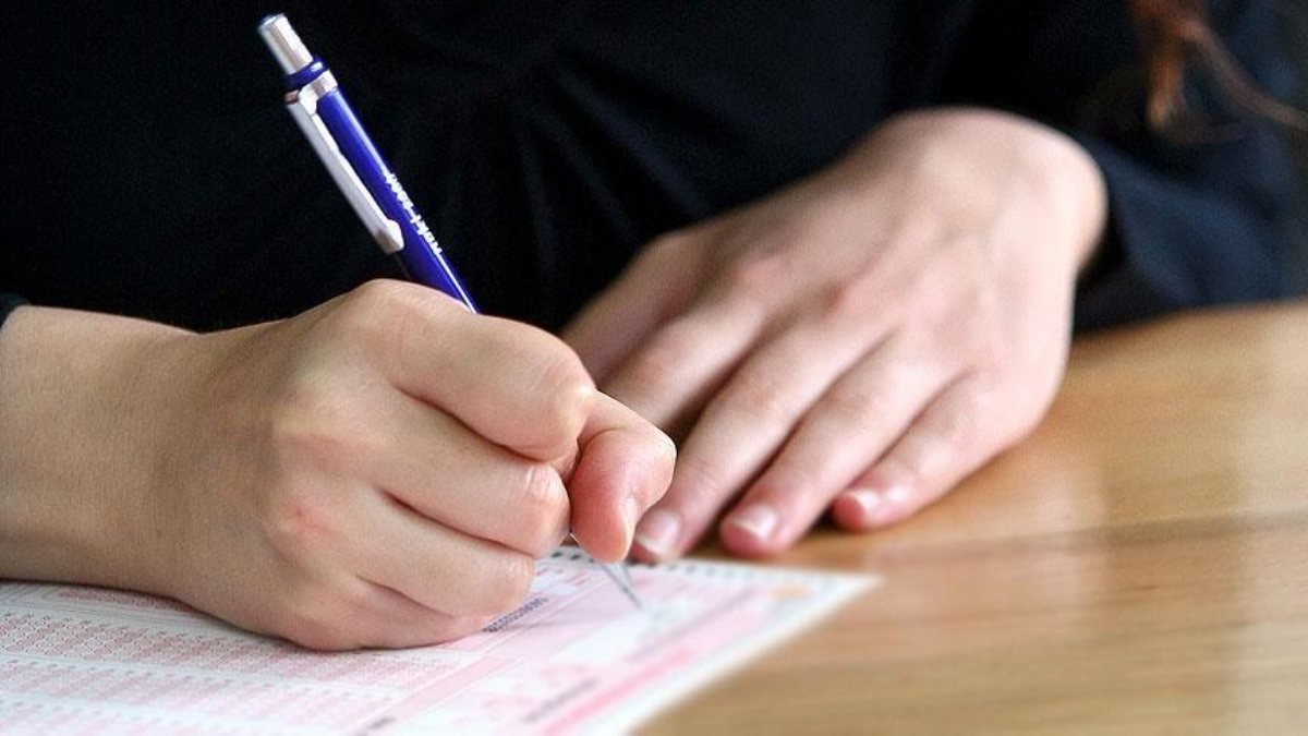 Ziya Selçuk: Açık Öğretim Okulları 1. dönem sınavları 25 Şubat'ta yapılacak