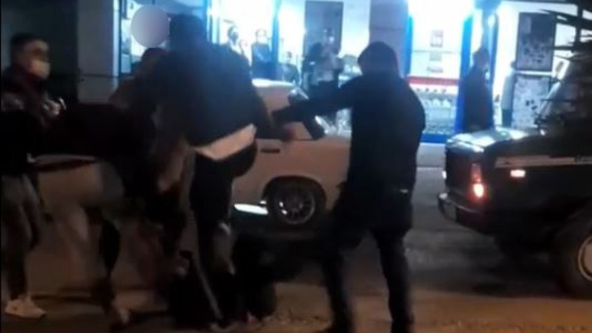 Antalya'da kaza sonrası tartıştıkları motosiklet sürücüsünü dövdüler
