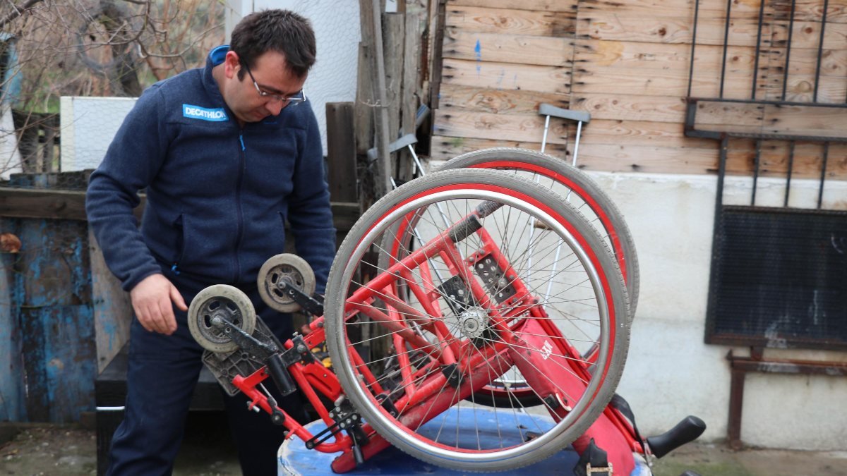 Denizlili teknisyen, tekerlekli sandalyeleri ihtiyaç sahipleri için onarıyor