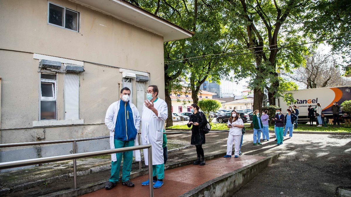 Portekiz'de sağlık sistemi koronavirüs nedeniyle çökme aşamasına geldi
