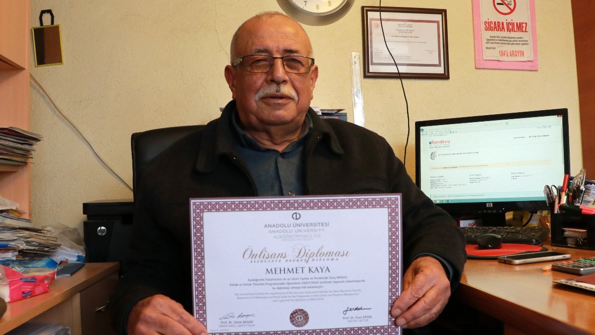 Burdur'da 72 yaşında 3'üncü üniversitesini bitirdi