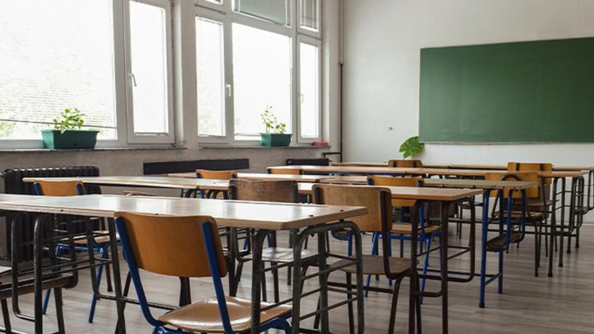 15 Şubat'ta okullar kesin açılacak mı? Kademeli eğitim nasıl olacak? MEB'den okullarla ilgili açıklama..
