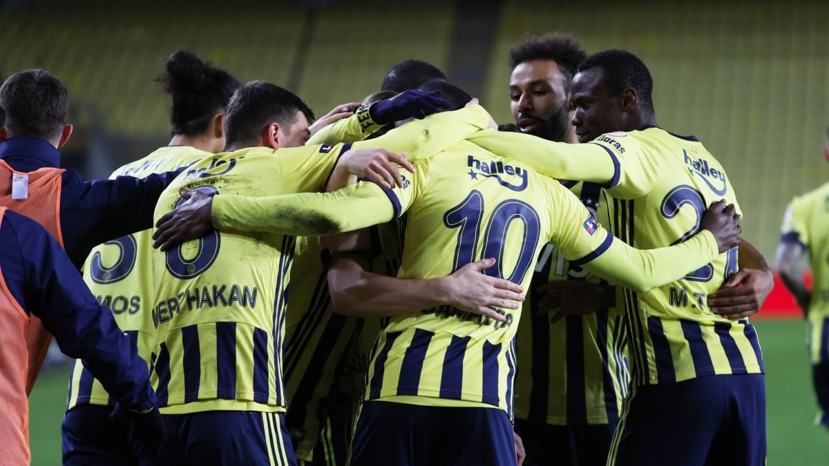 Sivasspor-Fenerbahçe maçının ilk 11'leri