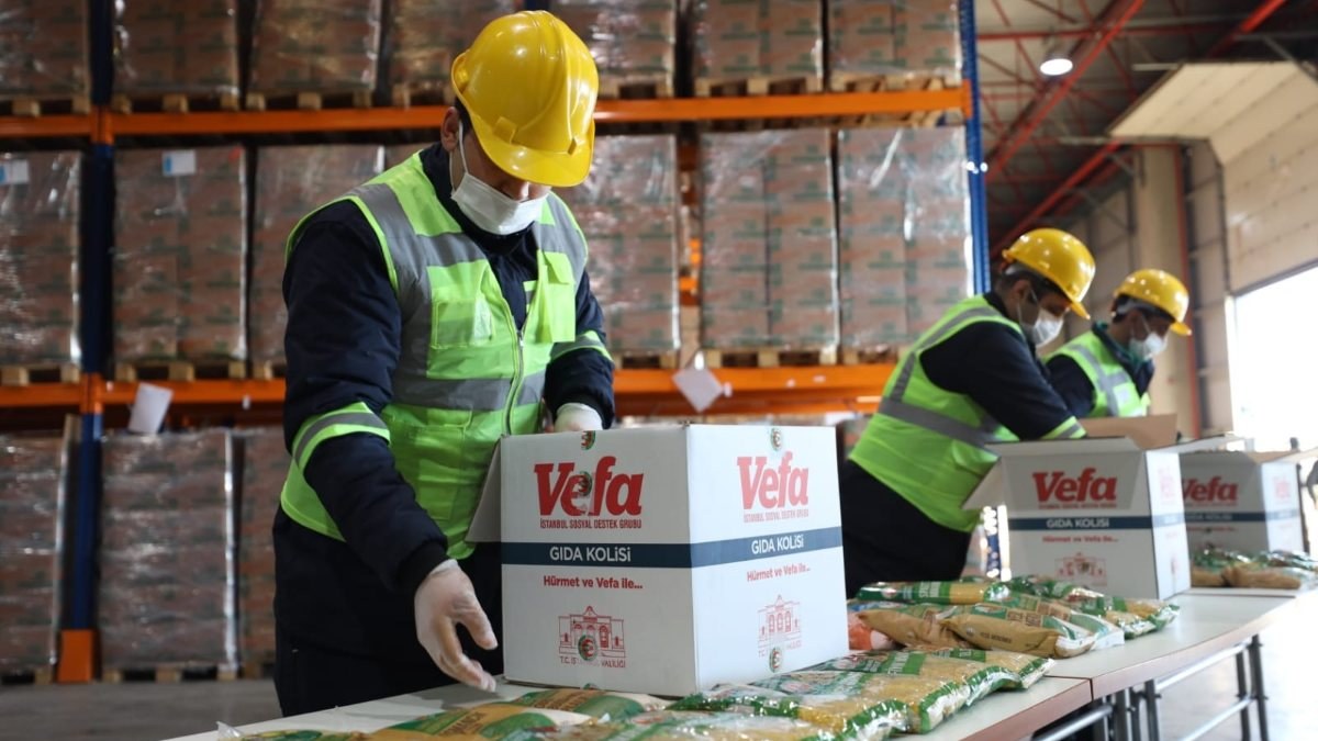 İstanbul'da 150 bin gıda kolisi hazırlandı