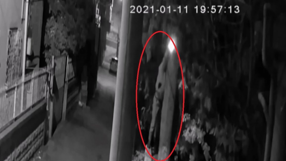 Adana'da hırsız, çaldığı güvenlik kamerasına yakalandı