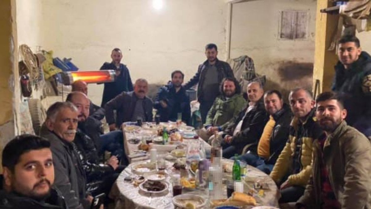 İYİ Partili Aytekin Kaya, kısıtlama saatlerinde doğum günü partisi yaptı