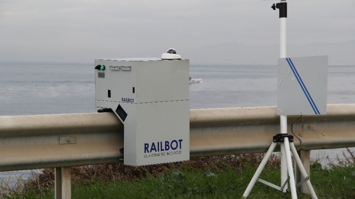 Trafik kurallarına uymayanları yakalayan yerli robot: Railbot