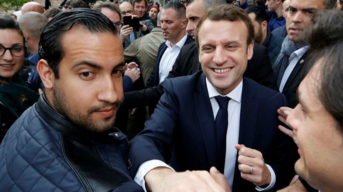 Emmanuel Macron’un eski yakın koruması, evrakta sahtecilikten yargılanacak