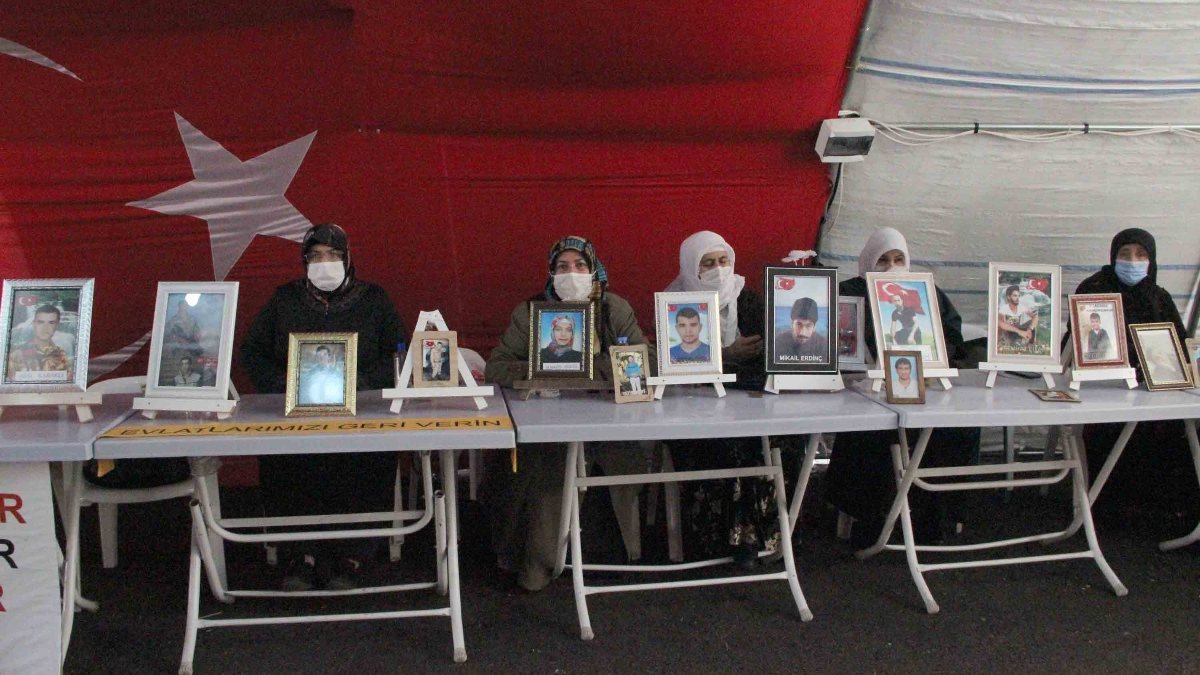 Diyarbakır'da 194 aile evladını terörden kurtarmak istiyor