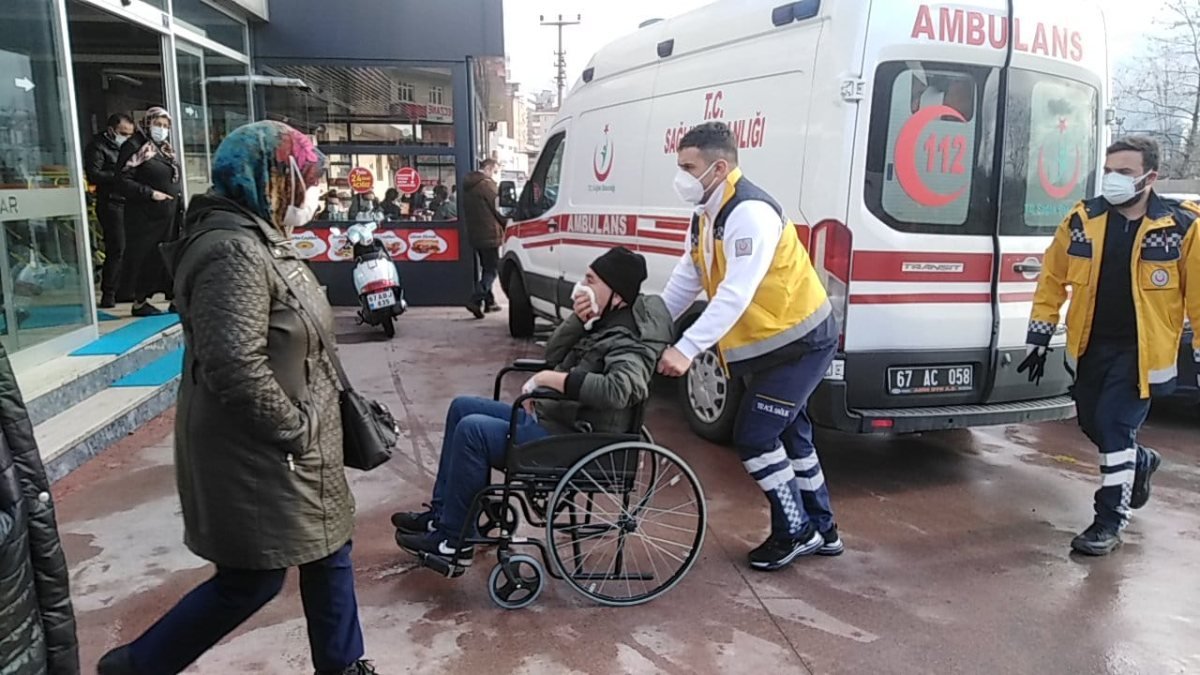 Zonguldak'ta sokak kedilerini besleyen adam darbedildi