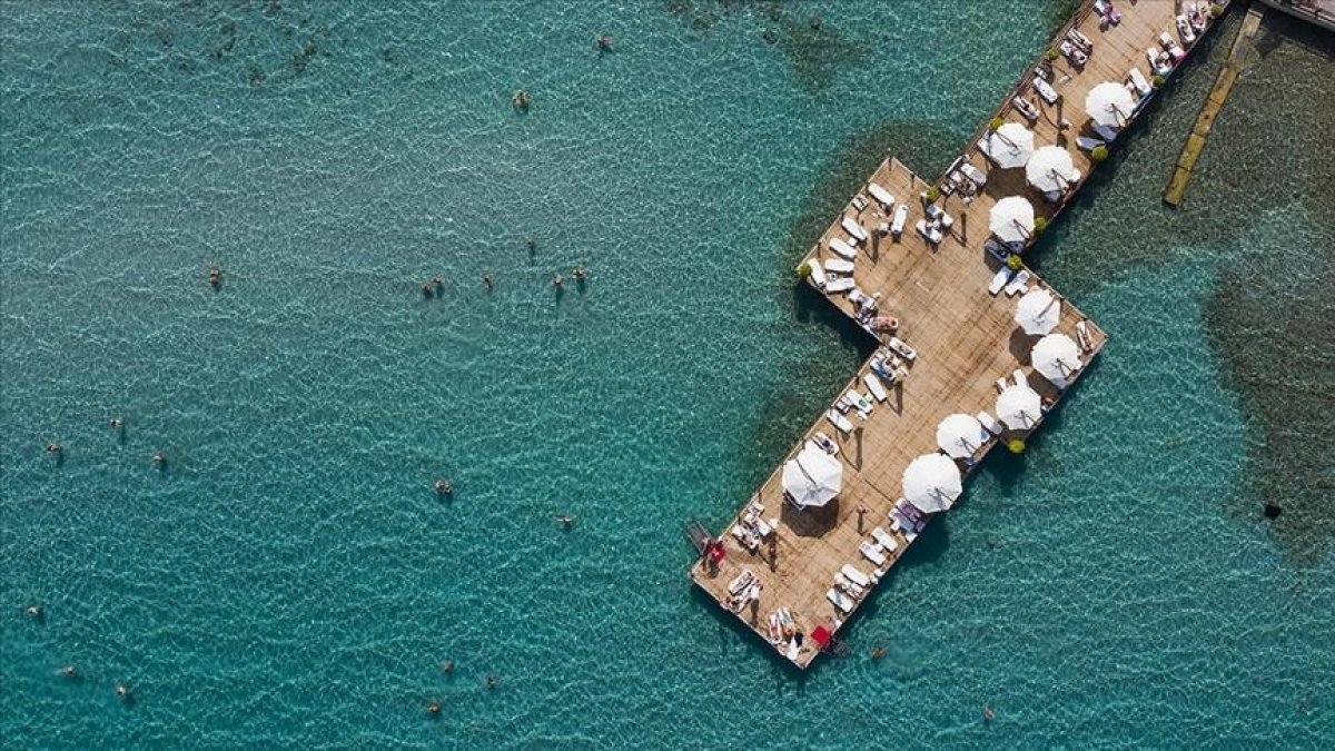 Antalya'nın ülke ekonomisine katkısı turizmle katlanıyor