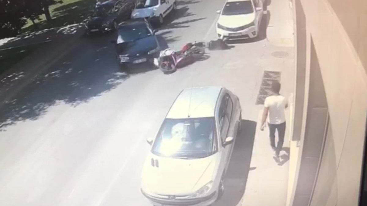 Beyoğlu'nda motosikletlinin sürüklendiği kaza