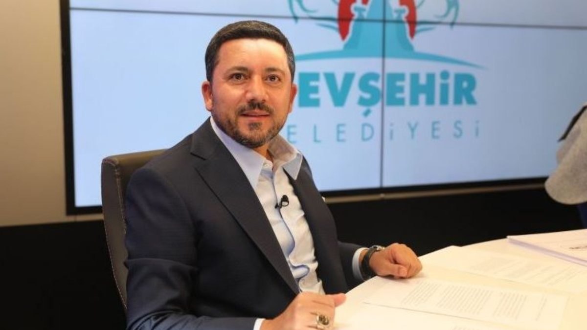 Nevşehir Belediye Başkanı Rasim Arı, istifa etti