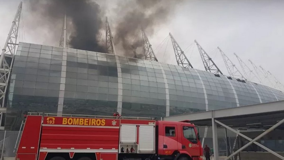 Brezilya’daki Dünya Kupası stadında yangın