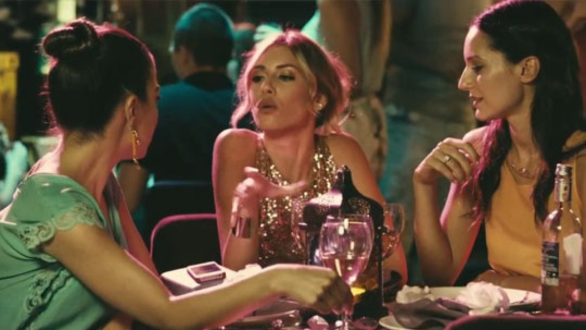 Romantik Komedi film konusu nedir, oyuncuları kimlerdir? Romantik Komedi ne zaman çekildi?