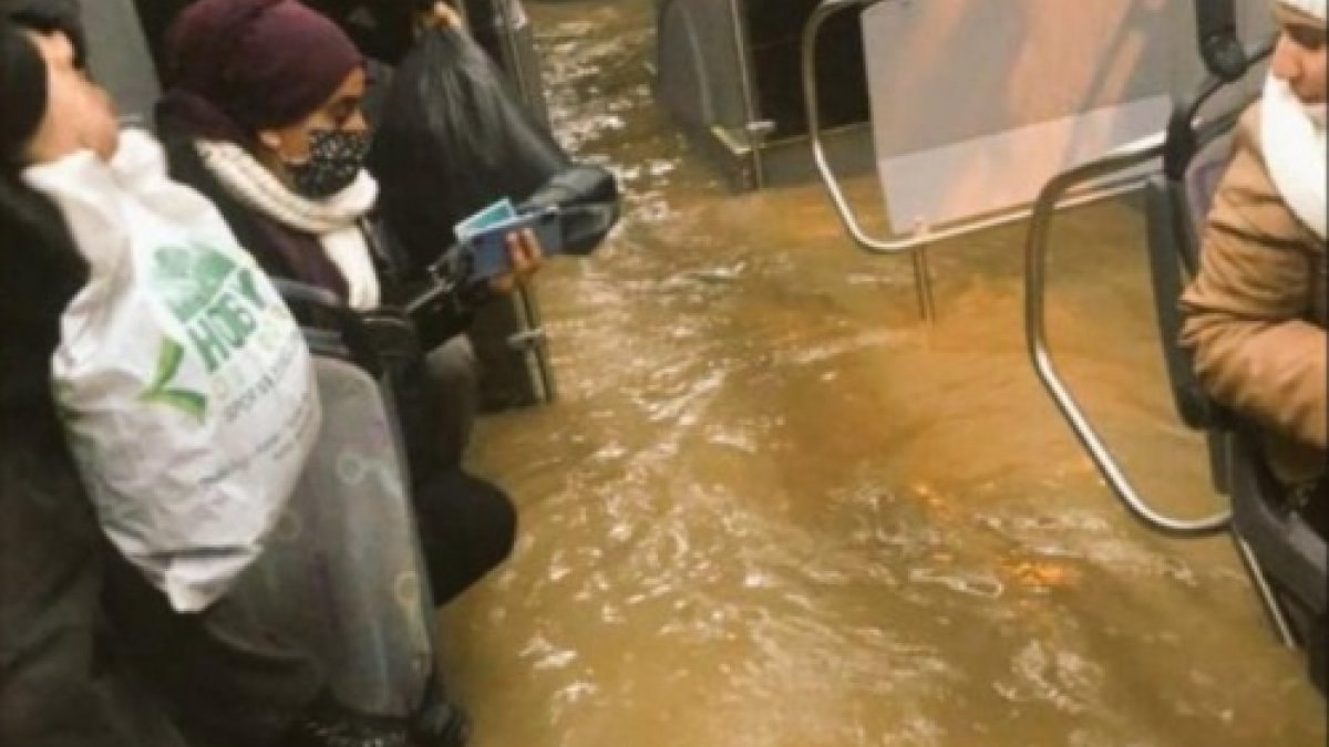 İzmir'de yaşanan sel felaketi hayatı altüst etti