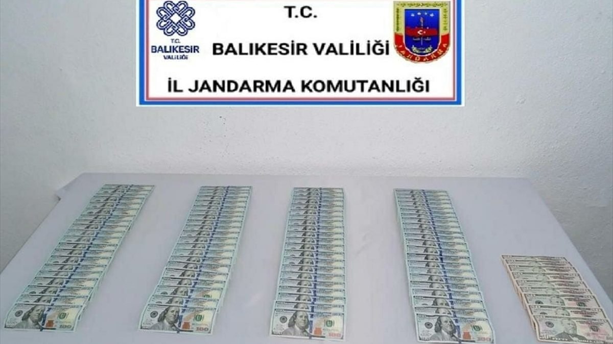 Balıkesir'de sahte dolarla alışveriş yapan Suriyeli yakalandı