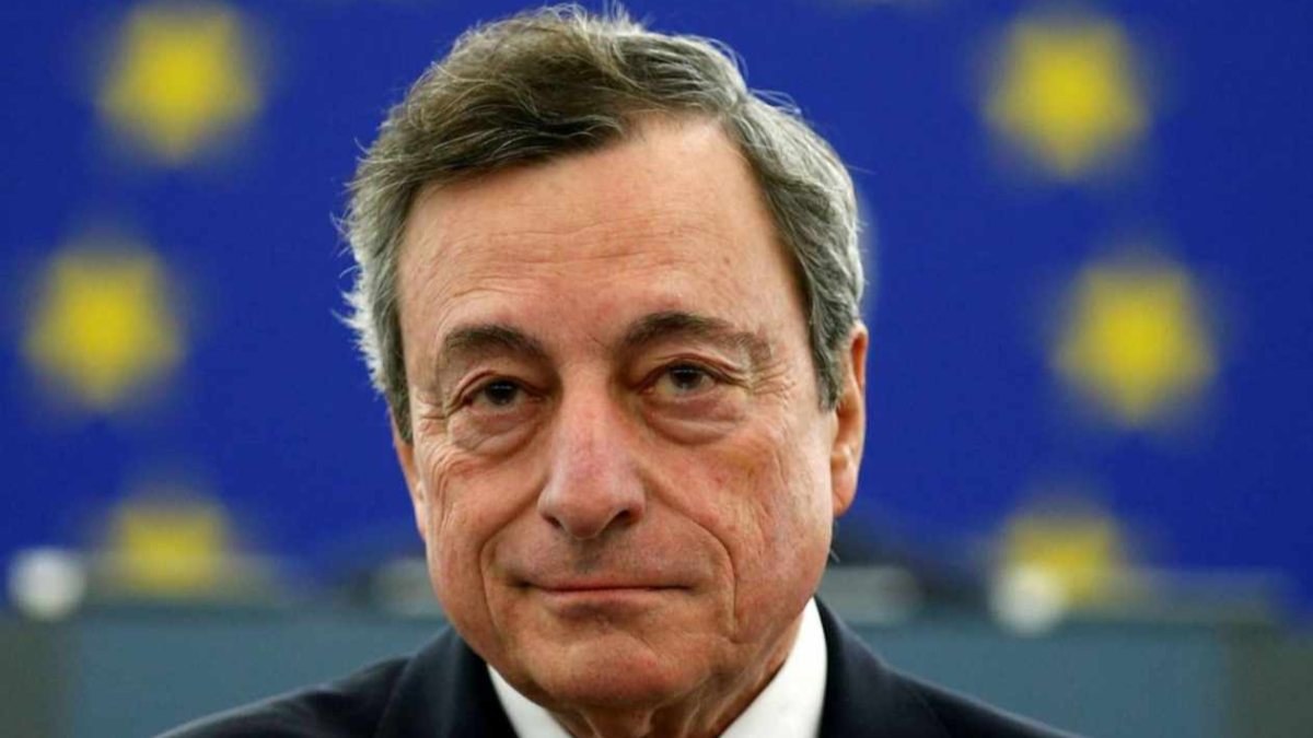 İtalya'da hükümet kurma görevi, Eski Avrupa Merkez Bankası Başkanı'na verildi
